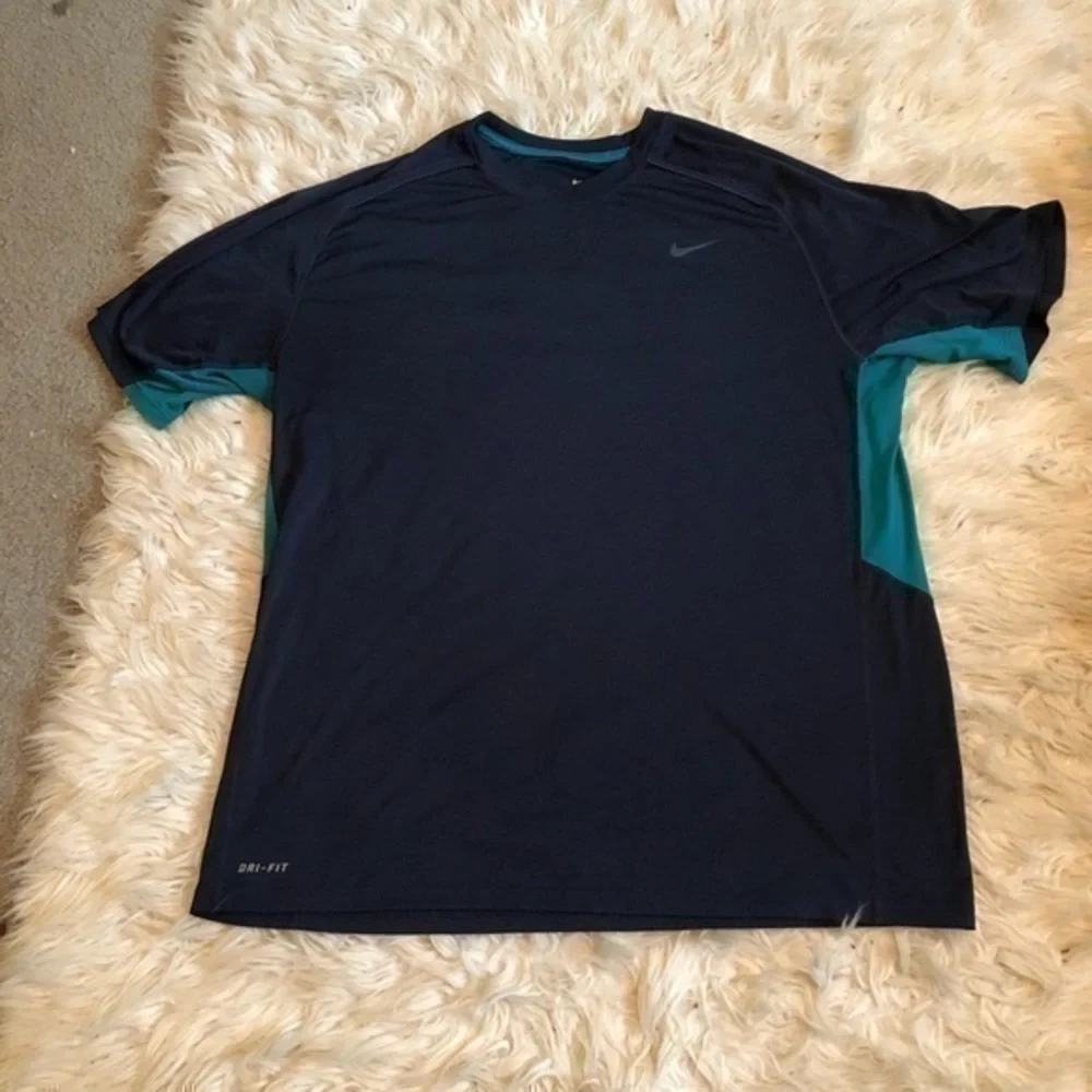 Nike Navy blue and green trim dri fit shirt sz xxl